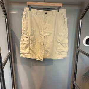 Columbia Men's Light Tan Cargo Shorts
